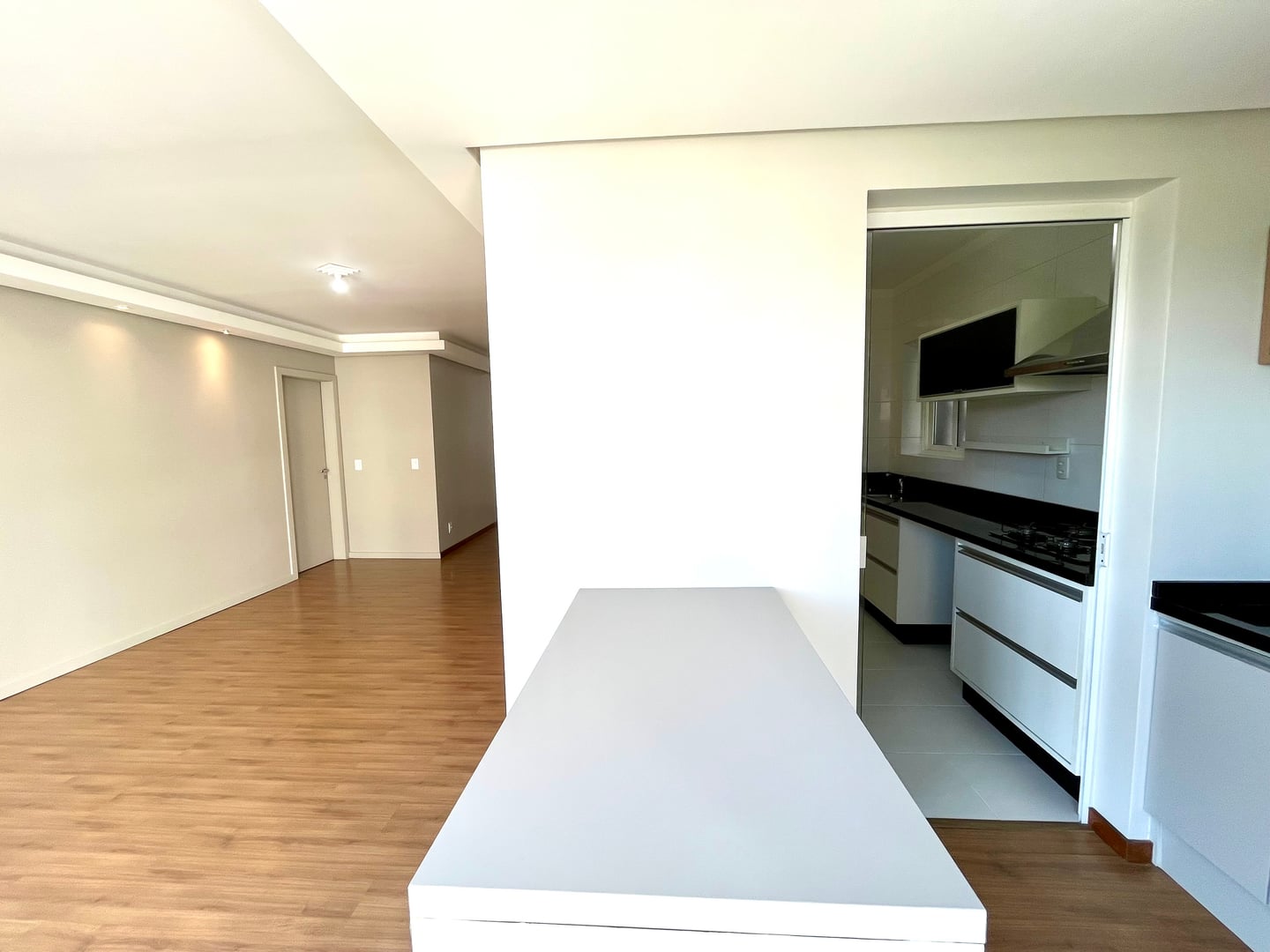Apartamento à venda no América, Joinville · 4 quartos. Foto 11