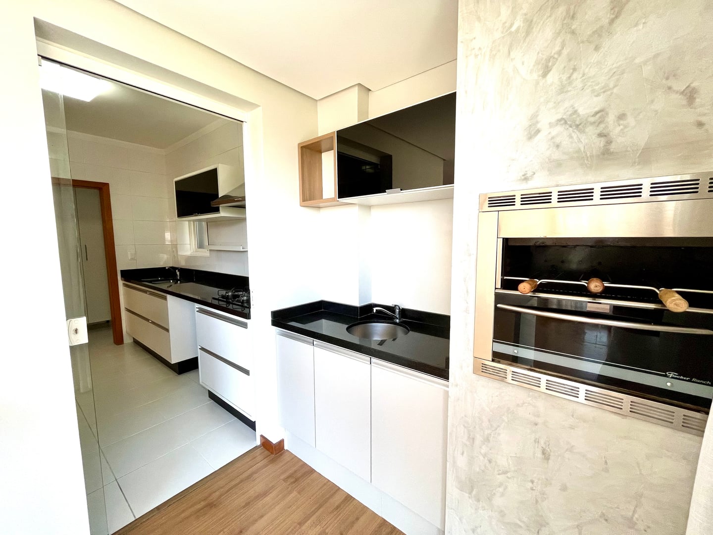 Apartamento à venda no América, Joinville · 4 quartos. Foto 13