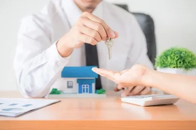 https://veja.abril.com.br/coluna/faria-lima-news/devolucoes-de-imoveis-passam-de-r-2-bilhoes-no-brasil/